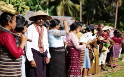 Guru SMA Negeri 1 Adonara Tengah Meriahkan Karnaval Hari Guru PGRI Kecamatan Adonara Tengah